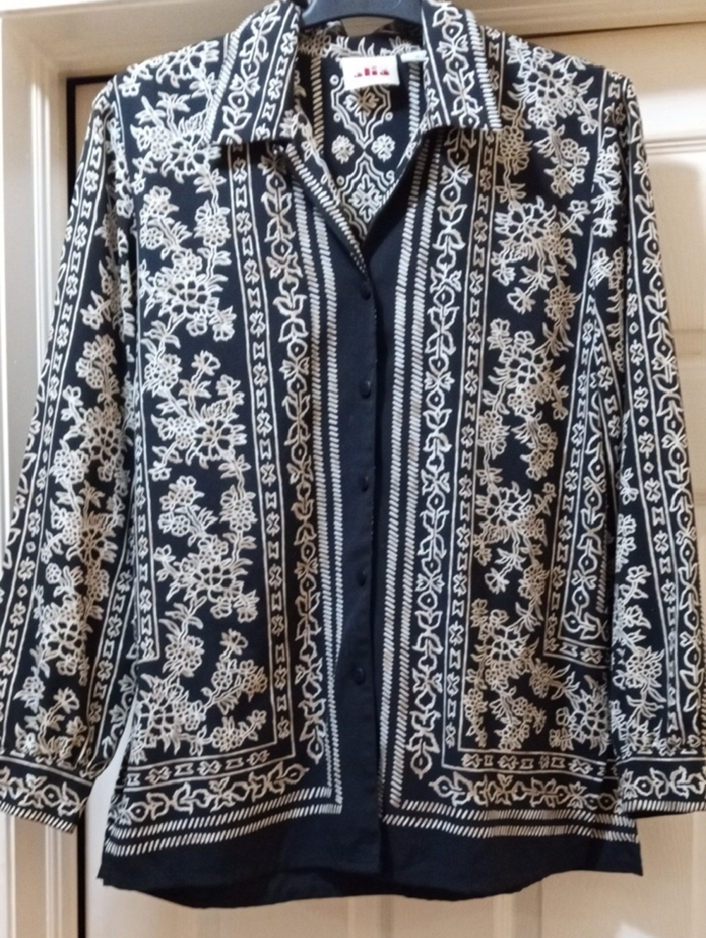 💲5⃣▶▶Alia Black and White Floral Border Shirt Bust 40